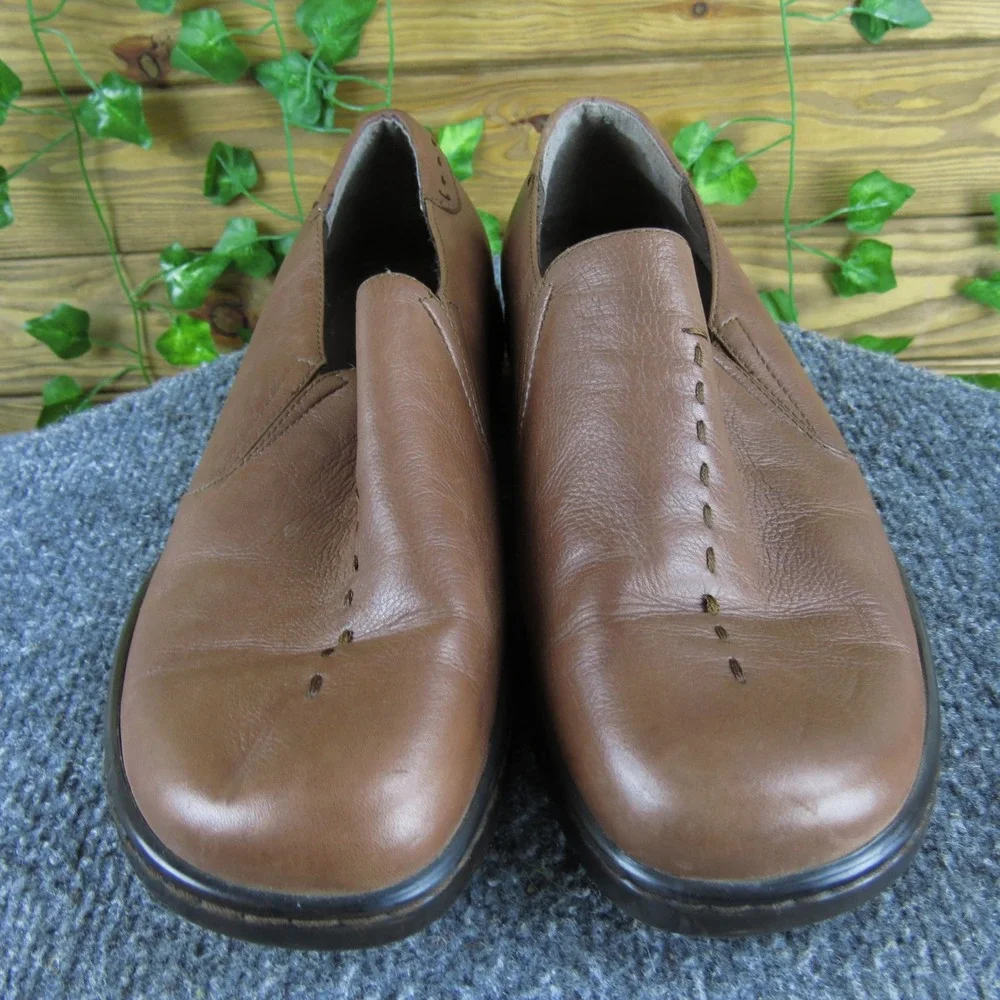 St. John's Bay Women's‎ 10 Wide Brown Leather Slip-On Comfort Loafers Casual